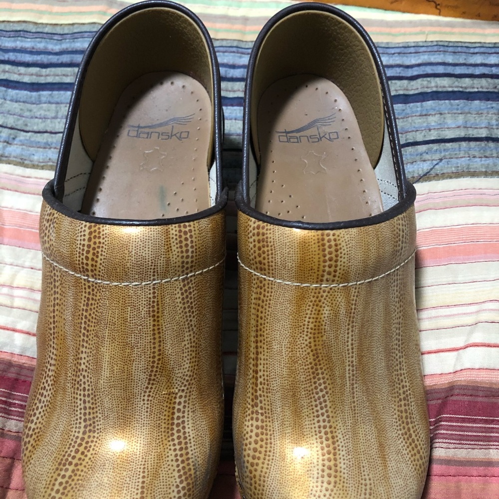 Dansko Cloggs